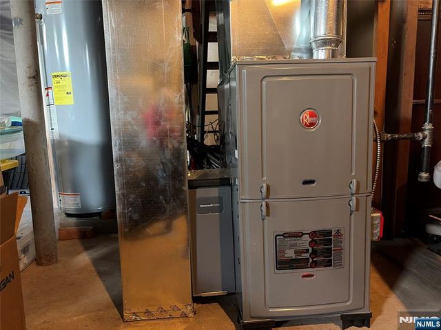 417 Tenakill Drive, Northvale, NJ 07647