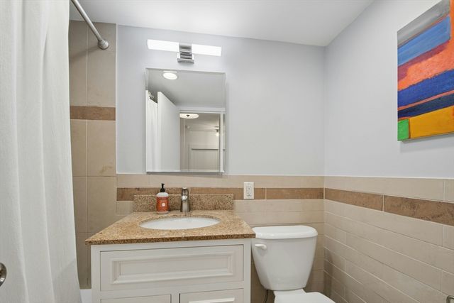 6 Whittier Pl 3L, Boston, MA 02114