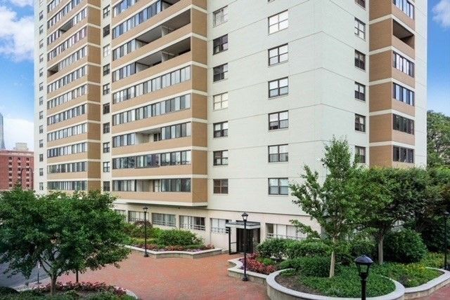 6 Whittier Pl 3L, Boston, MA 02114