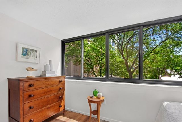 6 Whittier Pl 3L, Boston, MA 02114