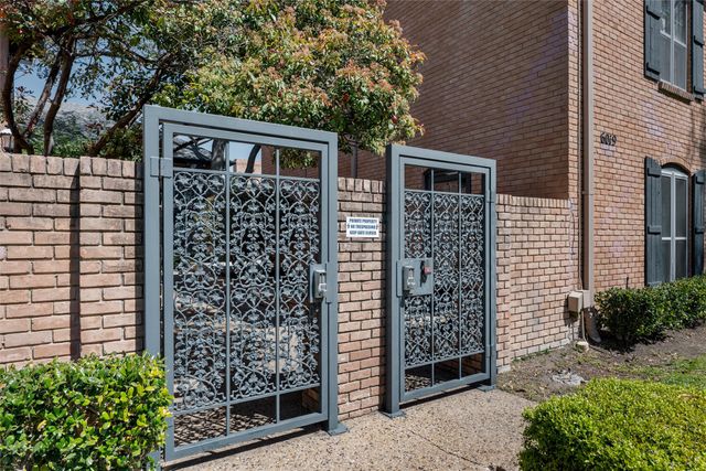 6015 E University Boulevard 126, Dallas, TX 75206