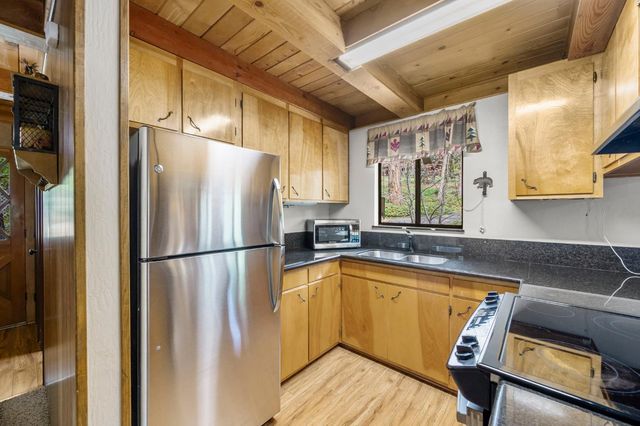 2271 Mustang Rd, Arnold, CA 95223