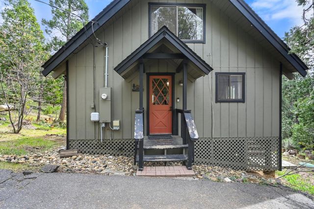 2271 Mustang Rd, Arnold, CA 95223