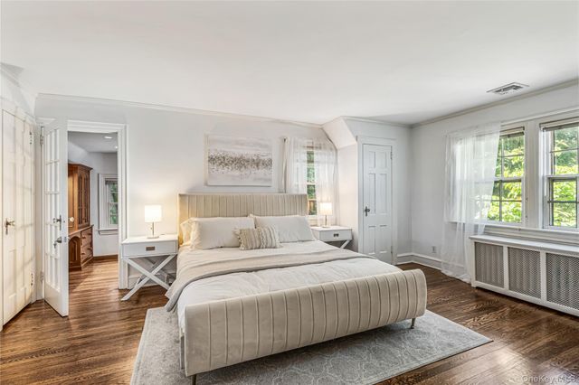 433 Park Avenue, Manhasset, NY 11030