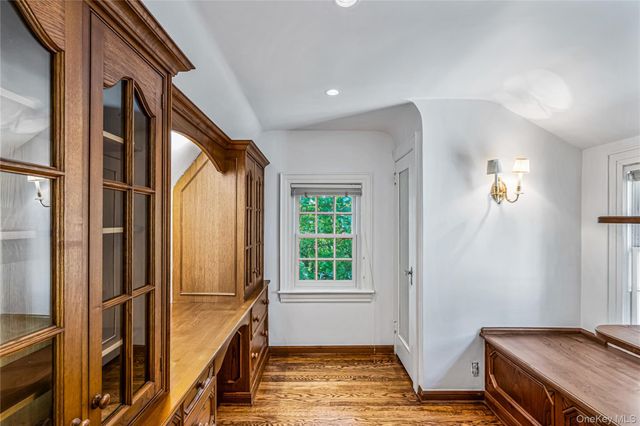 433 Park Avenue, Manhasset, NY 11030