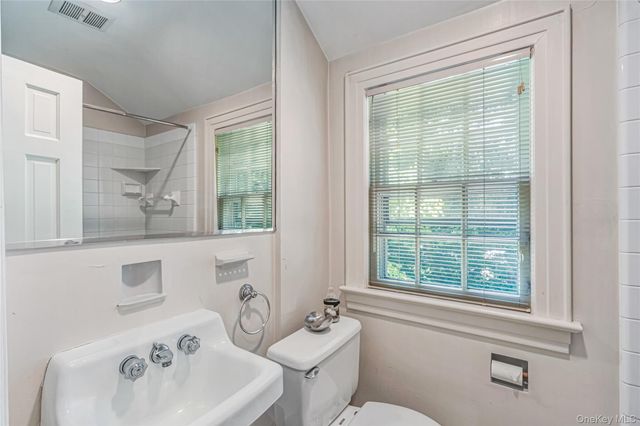 433 Park Avenue, Manhasset, NY 11030