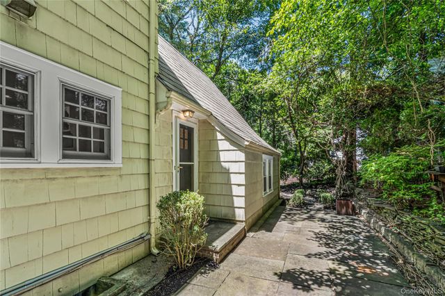 433 Park Avenue, Manhasset, NY 11030