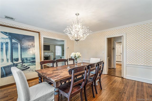 433 Park Avenue, Manhasset, NY 11030