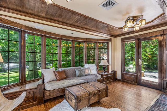 433 Park Avenue, Manhasset, NY 11030