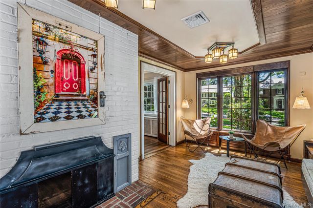433 Park Avenue, Manhasset, NY 11030