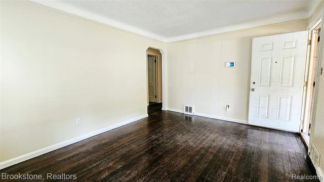 7336 Chatham, Redford, MI 48239