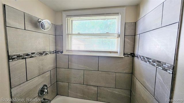 7336 Chatham, Redford, MI 48239