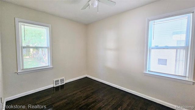 7336 Chatham, Redford, MI 48239