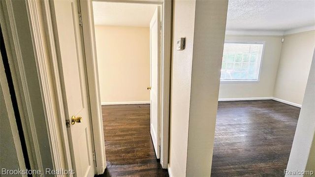 7336 Chatham, Redford, MI 48239