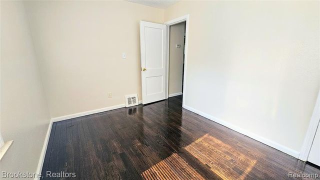 7336 Chatham, Redford, MI 48239