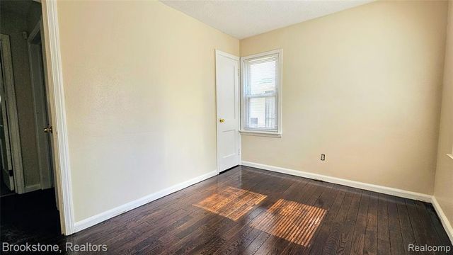 7336 Chatham, Redford, MI 48239