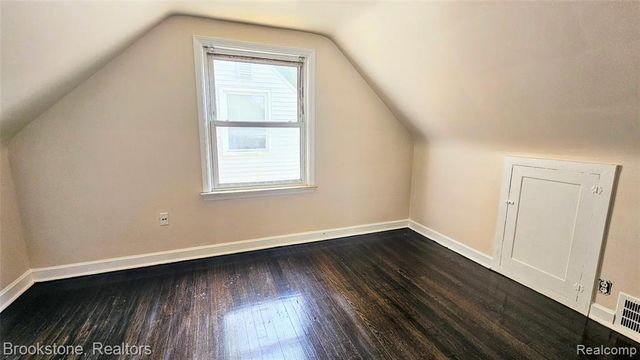 7336 Chatham, Redford, MI 48239