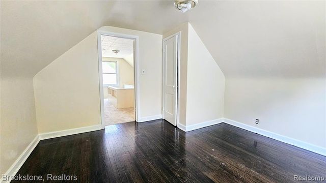 7336 Chatham, Redford, MI 48239