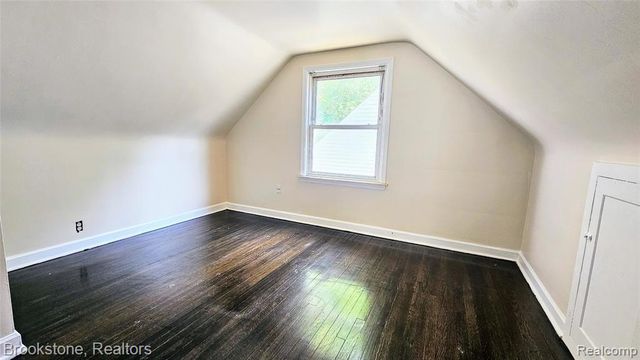 7336 Chatham, Redford, MI 48239