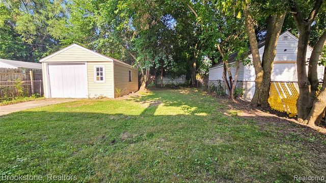 7336 Chatham, Redford, MI 48239