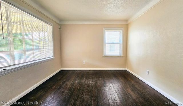 7336 Chatham, Redford, MI 48239