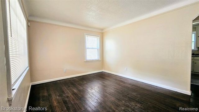 7336 Chatham, Redford, MI 48239