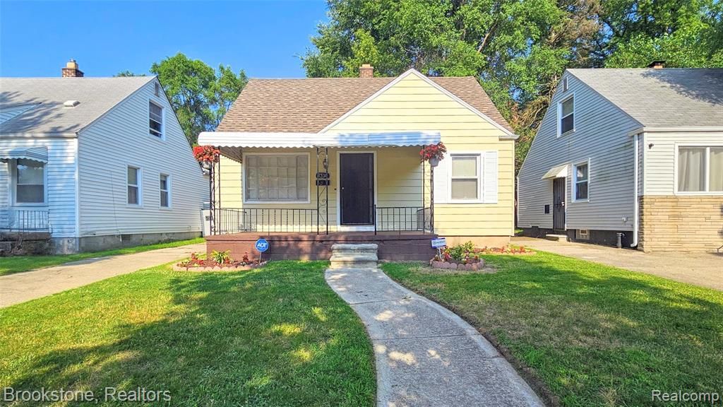 7336 Chatham, Redford, MI 48239