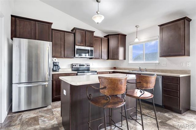 59 Stone Bridge Drive, Moscow Mills, MO 63362