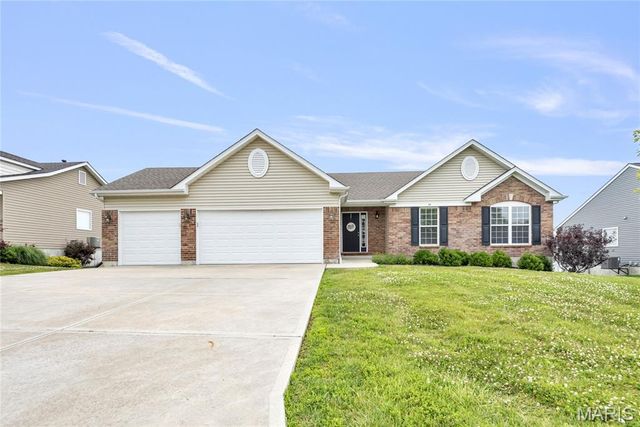 59 Stone Bridge Drive, Moscow Mills, MO 63362