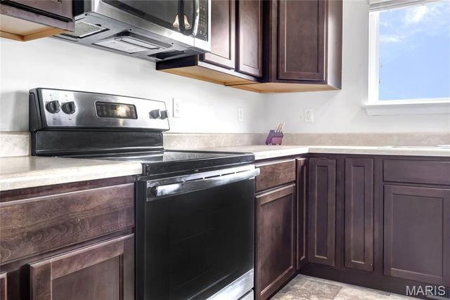 59 Stone Bridge Drive, Moscow Mills, MO 63362