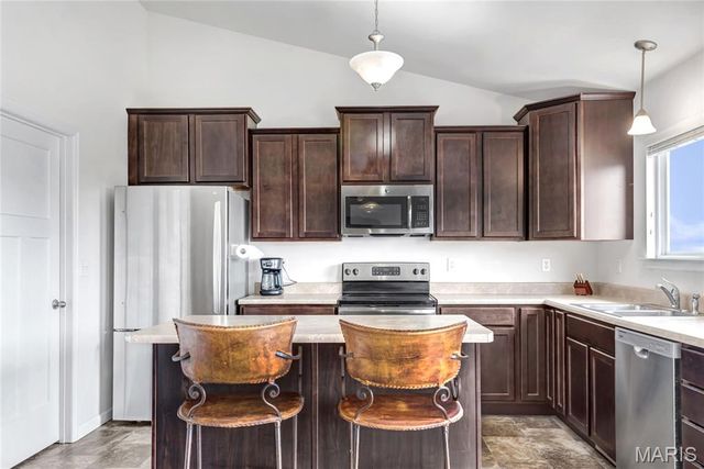 59 Stone Bridge Drive, Moscow Mills, MO 63362