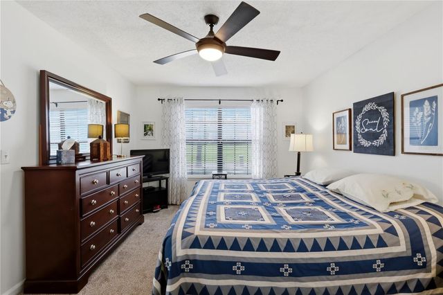 35086 WHISPERING OAKS BOULEVARD, Dade City, FL 33523