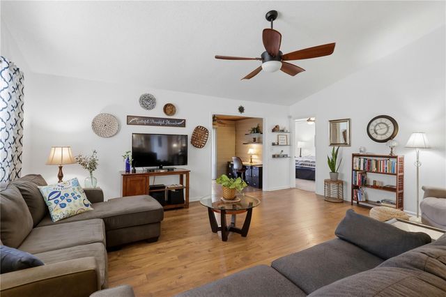 35086 WHISPERING OAKS BOULEVARD, Dade City, FL 33523