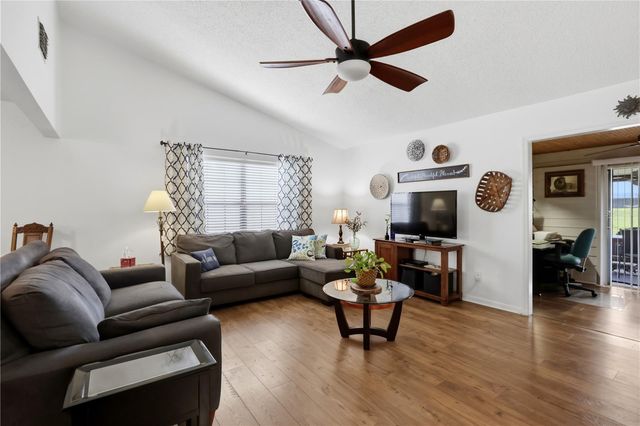 35086 WHISPERING OAKS BOULEVARD, Dade City, FL 33523