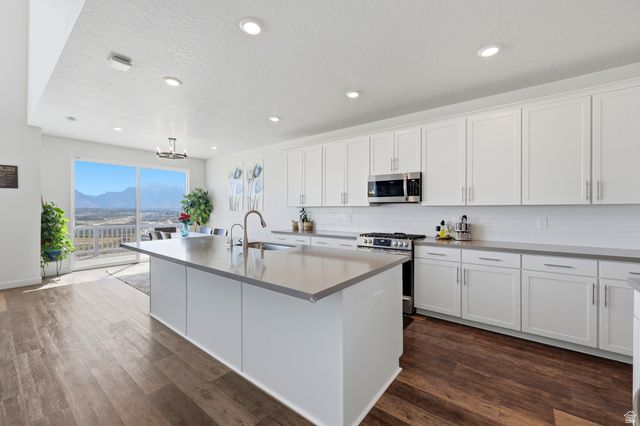 2656 N BLUEBELL DR, Saratoga Springs, UT 84045