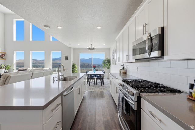 2656 N BLUEBELL DR, Saratoga Springs, UT 84045