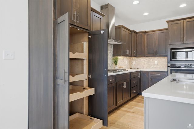 305 Firethorn Drive, Manhattan, KS 66503