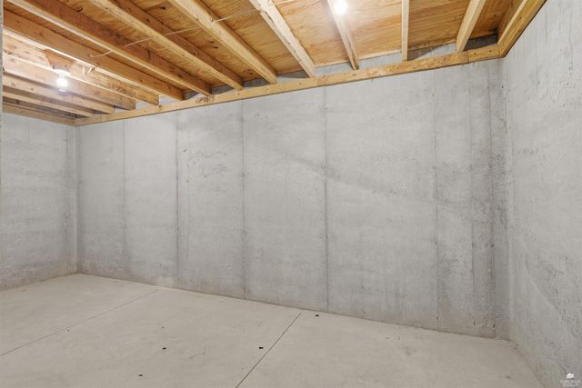 305 Firethorn Drive, Manhattan, KS 66503