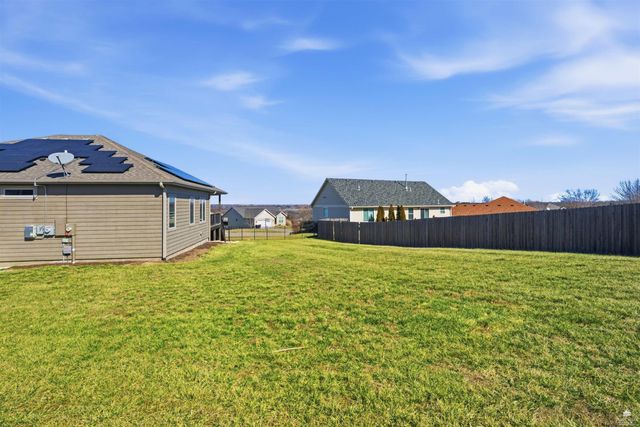 305 Firethorn Drive, Manhattan, KS 66503