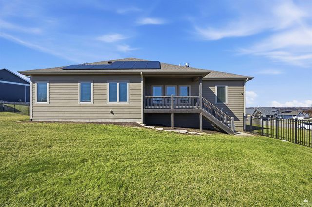 305 Firethorn Drive, Manhattan, KS 66503