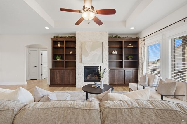 305 Firethorn Drive, Manhattan, KS 66503