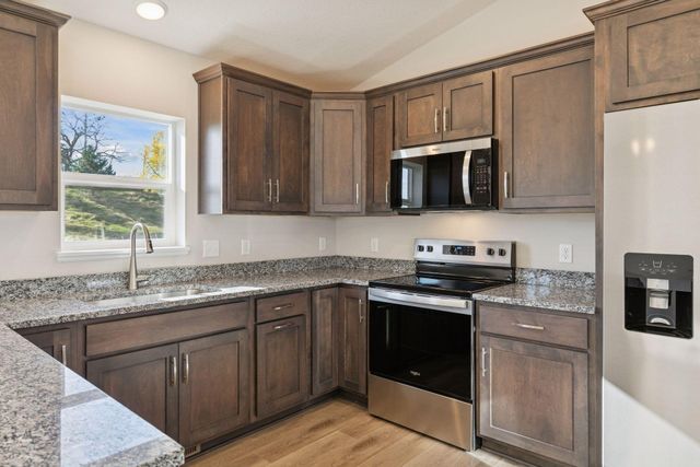 913 Harvest Drive SW, Lonsdale, MN 55046