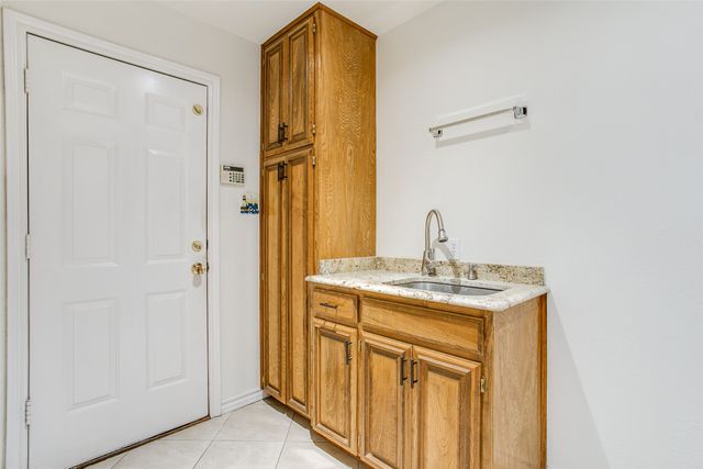 7921 Kendra Lane, North Richland Hills, TX 76182