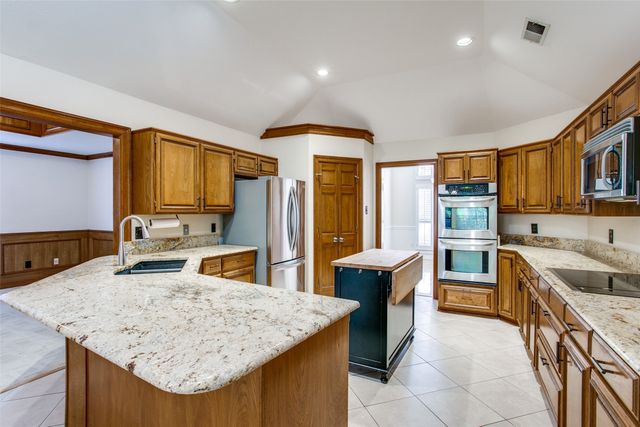 7921 Kendra Lane, North Richland Hills, TX 76182