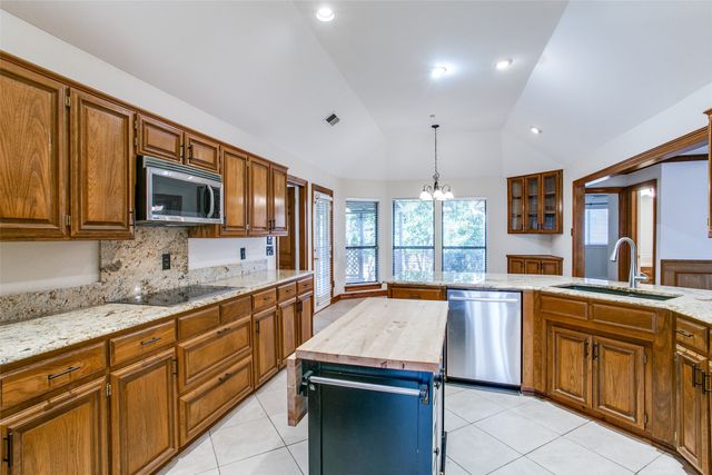 7921 Kendra Lane, North Richland Hills, TX 76182