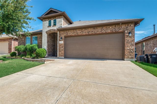 1733 Kachina Lodge Road, Fort Worth, TX 76131