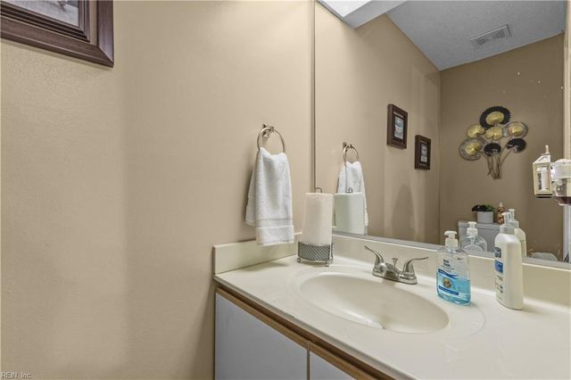 3801 Pamunkey River Reach Apt A, Portsmouth, VA 23703