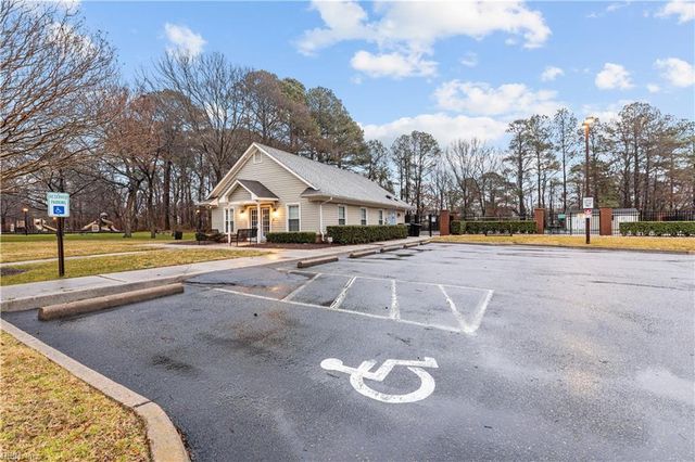 3801 Pamunkey River Reach Apt A, Portsmouth, VA 23703