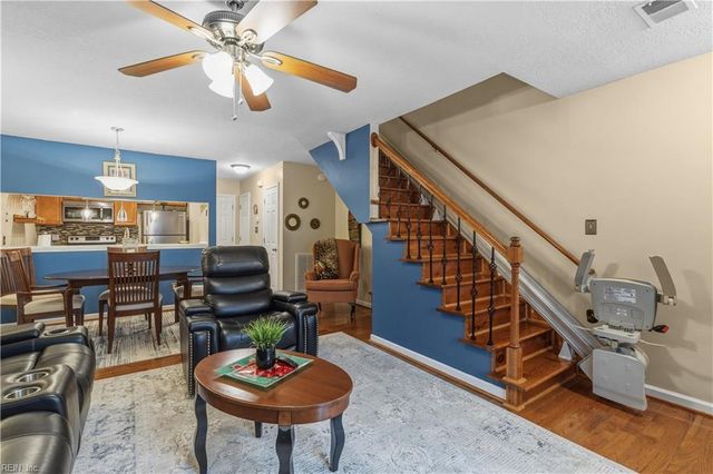 3801 Pamunkey River Reach Apt A, Portsmouth, VA 23703