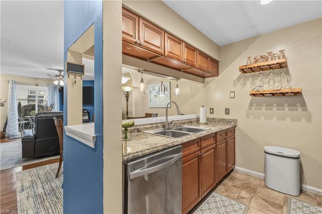 3801 Pamunkey River Reach Apt A, Portsmouth, VA 23703